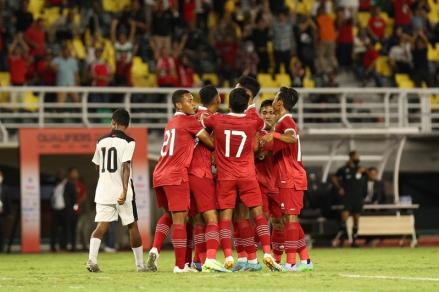 Pelatih Timnas Indonesia U-23 Gerald Vanenburg mengaku kesulitan mencari lawan uji coba untuk timnya. (foto: PSSI)