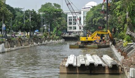 Kementerian PU Lanjutkan Proyek Normalisasi Kali Ciliwung di 2026 (Foto: iNews Media Group)