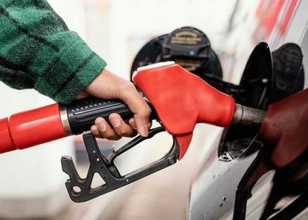 Daftar Harga BBM Hari Ini, Pertamax Turbo Tembus Rp19.600 per Liter. (Foto: Ilustrasi)