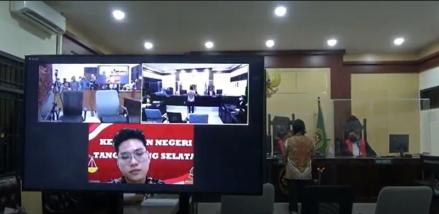 Vonis Indra Kenz Lebih Rendah dari Tuntutan Jaksa. (Foto: MNC Media)