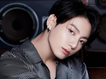 Enam Photocard K-Pop Termahal, Ada yang Seharga Motor
