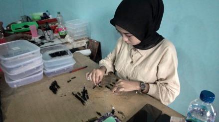 Srikandi RI Sukses Bawa Bulu Mata Palsu Tembus Pasar Eropa dan Amerika