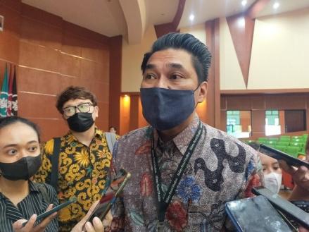 Extra Affair Kredivo Andi Gultom menyebut  Mahasiswa IPB Tetap Harus Bayar Tagihan Pinjol. (Foto: Putra Ramadhani/MNC Media)
