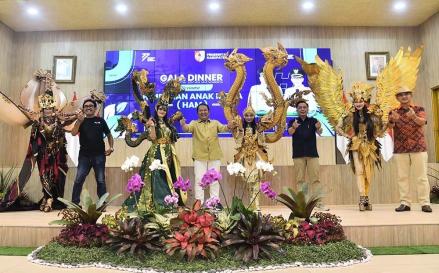 Bupati Hendy bersama dengan Andhy Irawan CEO Dafam Management dan Arief Suharto selaku Ketua HAM saat berada di Pendopo Bupati. (MPI)