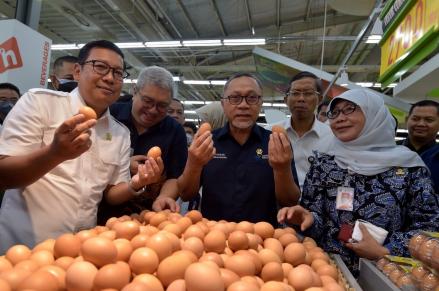Harga Telur Melonjak, Pedagang Sebut Akibat Dampak Program Bansos (FOTO: Dok MNC Media)