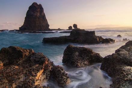 Arunika atau matahari terbit di Pantai Papuma, Jember, Jawa Timur (Dokumentasi HAM)