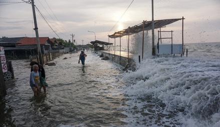 BMKG Minta Masyarakat Waspadai Gelombang Sangat Tinggi hingga 6 Meter (FOTO:MNC Media)