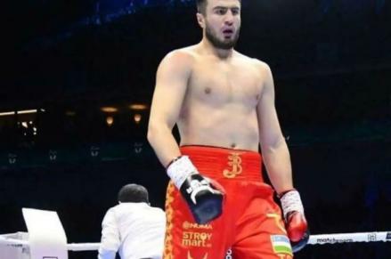 Dulu Ditipu Ayah, Kini Justru Jadi Petinju Juara Bertahan di Kelas Berat