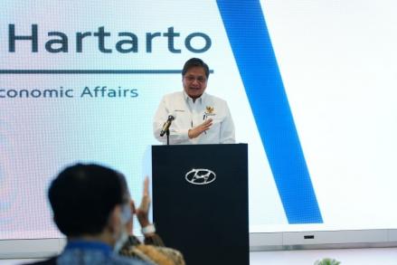 Sektor Otomotif Moncer, Airlangga Dukung Pengembangan Kendaraan Listrik di RI. (Foto: Web Kemenko Perekonomian).