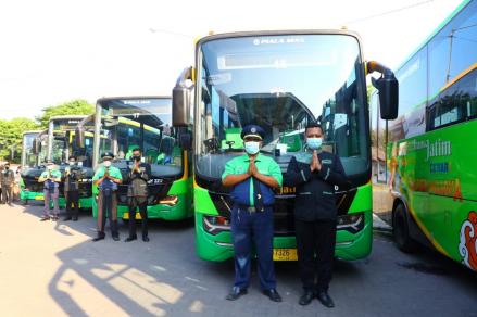 Tambah 10 Bus Trans Jatim, Khofifah: Pangkas Waktu Tunggu Jadi 15 Menit (FOTO: MNC Media)