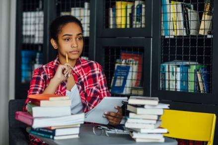 5 Jurusan Kuliah yang Memiliki Prospek Gaji Terendah (Foto: MNC Media)