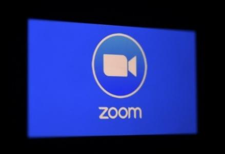 5 Cara Mengatasi Kamera Zoom yang Error, Dijamin Berhasil dan Bekerja (Foto: MNC Media)