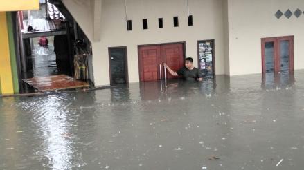 Diterjang Hujan Ekstrem Enam Jam, Bengawan Solo Meluap hingga Ratusan Rumah Terendam. (Foto: BPBD Kota Solo)