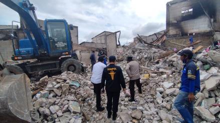 Polisi Lakukan Olah TKP di Lokasi Kebakaran Depo Pertamina Plumpang dan Pemukiman Warga . (Foto: MNC Media)