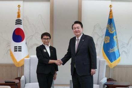 Temui Presiden Korsel, Menlu Retno Bahas Ekosistem Kendaraan Listrik. (Foto: MNC Media)