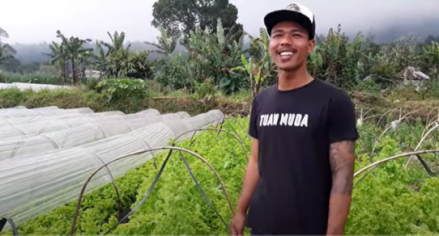 Cerita Sukses Sarjana Jadi Petani, Tiap Bulan Hasilkan Puluhan Juta Rupiah. (Foto: Youtube/Kebun Organik)