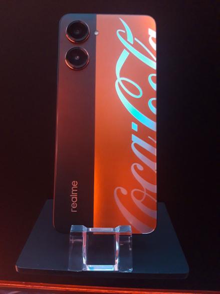 Realme 10 Pro 5G Coca-Cola Edition Hadir di Indonesia, Ini Spesifikasi dan Harganya. (Foto: MNC Media)