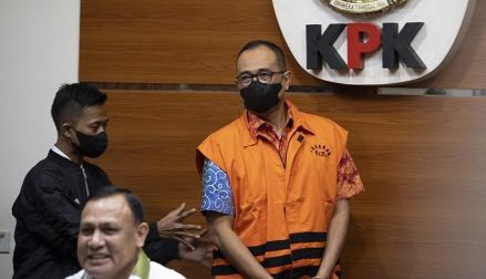 KPK Tetapkan Rafael Alun Tersangka Tindak Pidana Pencucian Uang. (Foto MNC Media)