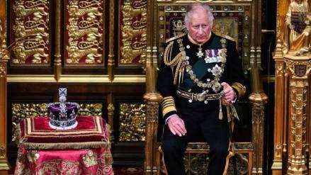 Raja Charles III Bakal Gunakan Pakaian dan Mahkota Senilai Rp56 Triliun saat Upacara Penobatan. (Foto: MNC Media)