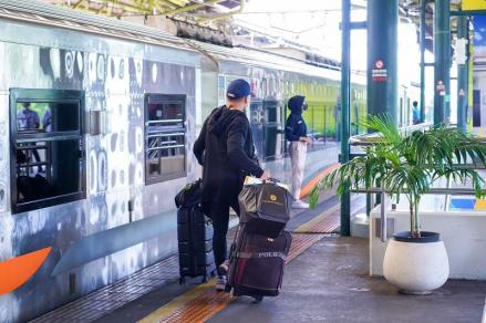 Baru Mau Mudik? Masih Ada 108 Ribu Tiket Kereta Api ke Jateng dan Jatim (Foto Dok KAI)