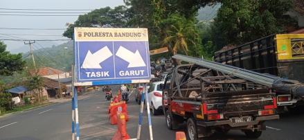 Didominasi Kendaraan Pribadi, Arus Lalin Garut Menuju Bandung Padat (foto: MNC Media)