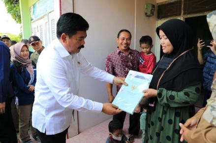 Menteri ATR/BPN Minta Sawah Milik Warga Disertifikasi sebelum Diserobot Mafia Tanah. (Foto: Kementerian ATR/BPN)