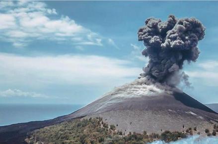Sejumlah Gunung Api di Indonesia Erupsi Bersamaan, Badan Geologi Beri Penjelasan. (Foto: MNC Media)