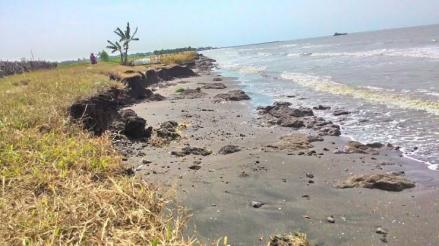 Cegah Abrasi, Sudin SDA Kepulauan Seribu Lakukan Pembangunan Tanggul di Pulau Sebira (FOTO:MNC Media)