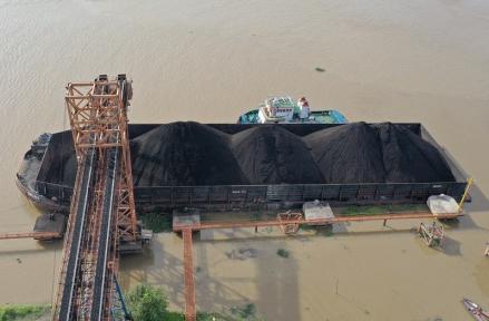 Volume Muatan Tongkang RMKE Cetak Rekor, Segmen Batu Bara Jadi Penopang Utama (foto: MNC Media)