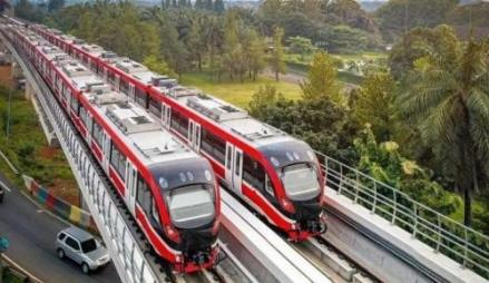 LRT Jabodebek Kini Bolehkan Penumpang Bawa Sepeda Non Lipat, Begini Ketentuannya. Foto: MNC Media.