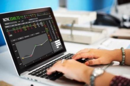 3 Keuntungan Menjadi Broker Saham, Gaji dan Komisi Besar. (Foto: MNC Media)