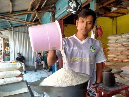 Harga Beras dan Bawang Putih Mulai Naik jelang Idul Adha. (Foto: MNC Media)