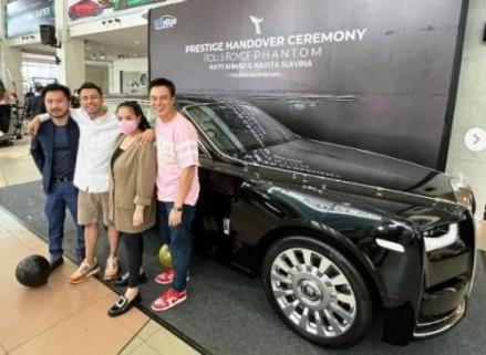 6 Artis Indonesia yang Hobi Koleksi Mobil Mewah, Termasuk Rolls-Royce Milik Raffi Ahmad. (Foto: MNC Media)