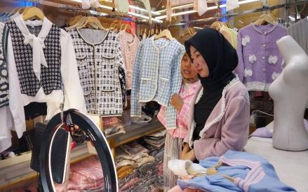 Pedagang Pasar Tanah Abang Curhat Penjualannya Merosot, Ada yang Tokonya Tutup. Foto Ilustrasi: MNC Media.