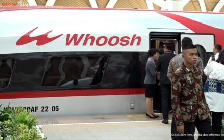 KCIC mulai menerapkan skema tarif Dinamyc Prycing atau tarif dinamis untuk tiket Kereta Cepat Whoosh pada perjalan Desember 2023. (Setkab)