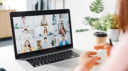 Ketahui Perbedaan Video Conference dan Video Chat. (Foto: MNC Media)