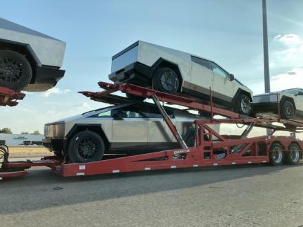 Setelah Inden Empat Tahun, Tesla Bakal Kirim Cybertruck Mulai November 2023. (Foto: theverge.com)