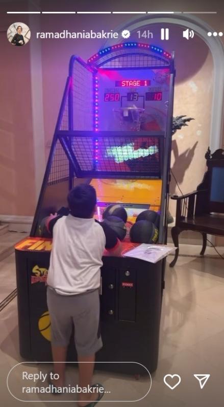 Nia Ramadhani Beri Kado Ultah Anak Mesin Mainan, Harganya Rp37 Juta (FOTO:Dok Instagram NiaRamadhani)