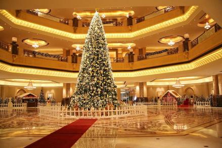 Dekorasi Pohon Natal Termahal di Dunia, Bertabur Kristal Swarovski hingga Zamrud. (Foto Istimewa)
