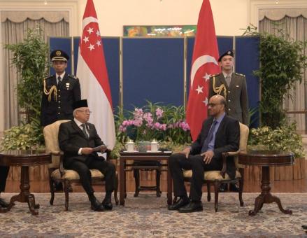 Wapres Ajak Presiden Singapura Perkuat Kerja Sama Sektor Ekonomi hingga Kesehatan. (Foto Setwapres)