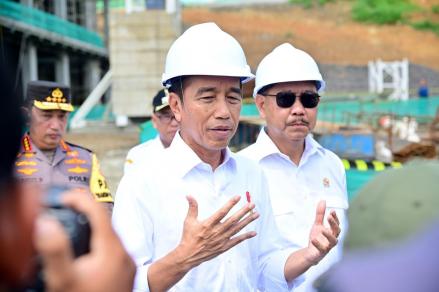 Hari Kedua di Jateng, Jokowi Bakal Resmikan Jembatan hingga Sapa Karyawan Pabrik Tong Tji (Foto MNC Media)