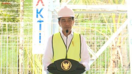 Jokowi Resmikan Pengoperasian BTS 4G Bakti dan Satria-1 di Talaud Sulut. (Foto: Tangkapan Youtube Sekretariat Presiden)