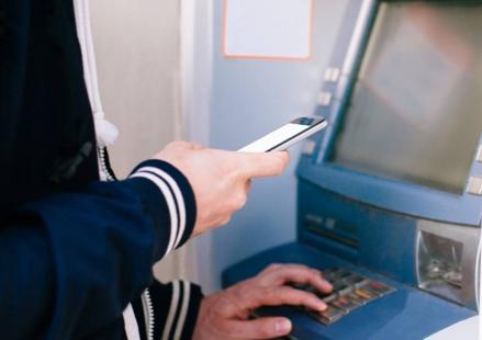 2 Cara Mengambil Uang di Buku Tabungan tanpa Kartu ATM, Mudah Banget. (Foto: MNC Media)
