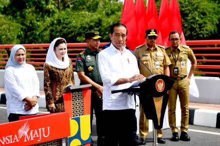 Jokowi Resmikan Tiga Jembatan di Jateng, Harap Mobilitas Makin Aman dan Cepat. (Foto: Dok. Biro Pers Setpres)