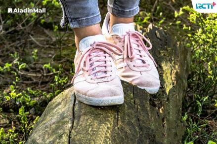 Lima Rekomendasi Outfit yang Cocok Dipadukan dengan Sneakers Cewek Casual