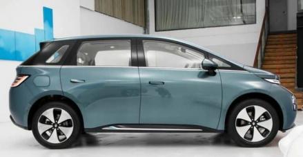 Wuling Rilis Teaser Mobil Terbaru yang Diduga Cloud EV, Meluncur di IIMS 2024? Foto: MNC Media.
