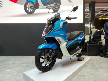 Alva Indonesia Ungkap Kelemahan Sistem Tukar Baterai untuk Motor Listrik. Foto: MNC Media.