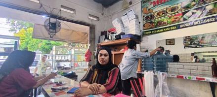 Takut Gulung Tikar, Pedagang Minta Pemerintah Segera Atasi Kenaikan Harga Beras. (Foto: Dinar/MNC Media)