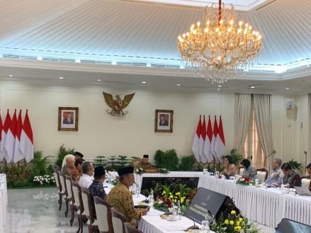 Wapres Pimpin Rapat Tingkat Menteri, Ada Risma hingga Sri Mulyani. (Foto: MNC Media)