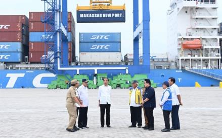 Presiden Jokowi meresmikan Makassar New Port di Kota Makassar, Sulawesi Selatan, Kamis (22/2/2024).
